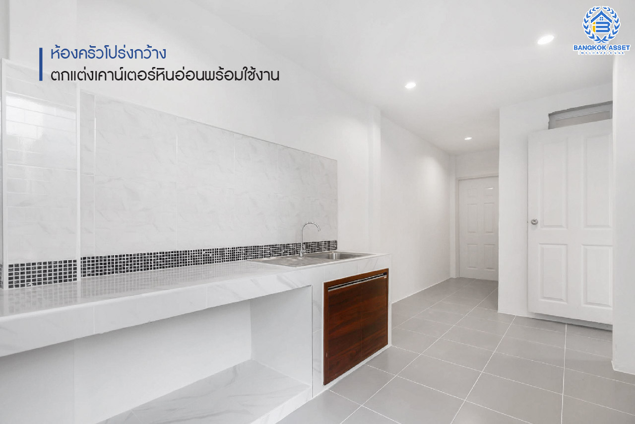 บ้านมือสองตกแต่งใหม่ ม.ลลิลอินเดอะพาร์ค บางใหญ่-กาญจนาฯ พร้อมอยู่ตอบโจทย์ทุกฟังก์ชั่น เนื้อที่ 50.6 ตร.ว. ฟังก์ชั่น 4 ห้องนอน 1 ห้องอเนกประสงค์ชั้นล่าง 2 ห้องน้ำ 2 ที่จอดรถพร้อมพื้นที่สนามหญ้าด้านข้าง บนทำเลเดินทางสะดวก ใกล้เซ็นทรัลเวสต์เกต ทางด่วน "กาญจนาภิเษก และเพียง 5 นาทีถึงรถไฟฟ้าสายสีม่วง "สถานีตลาดบางใหญ่"